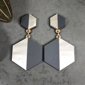 Aurora hexagonal symmetric earrings in grey marble